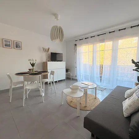 Aux Portes Des A Huitres - - Awards2026